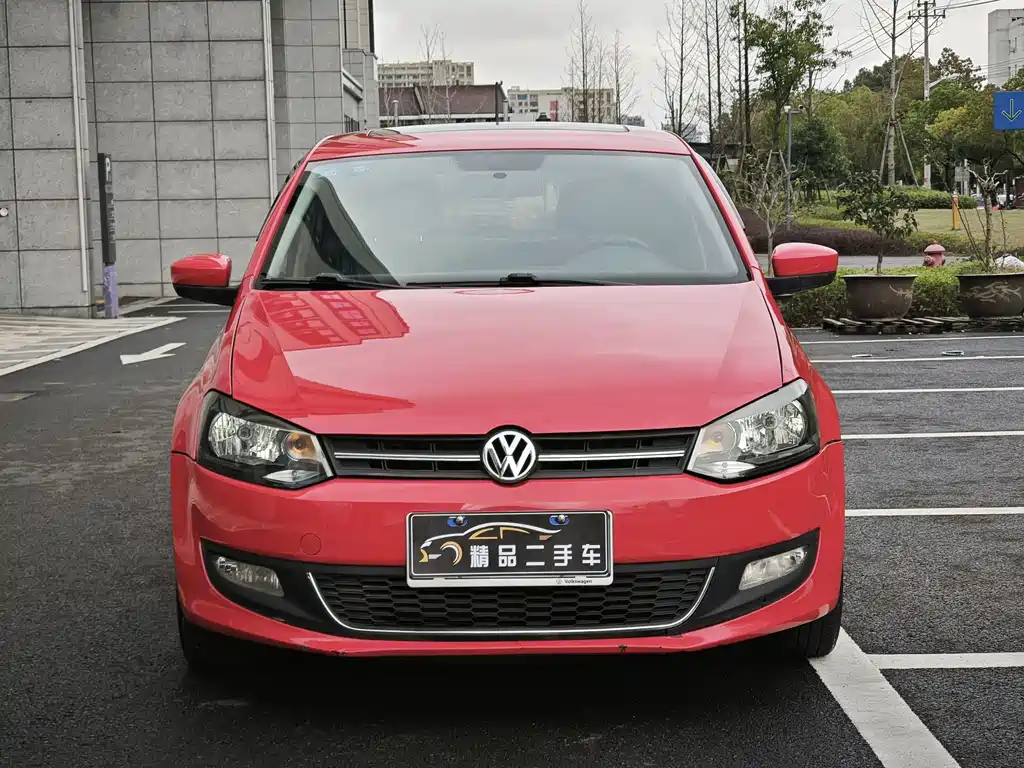 Polo 2013 1.4L automatic luxury version купить на сайте DeffCars