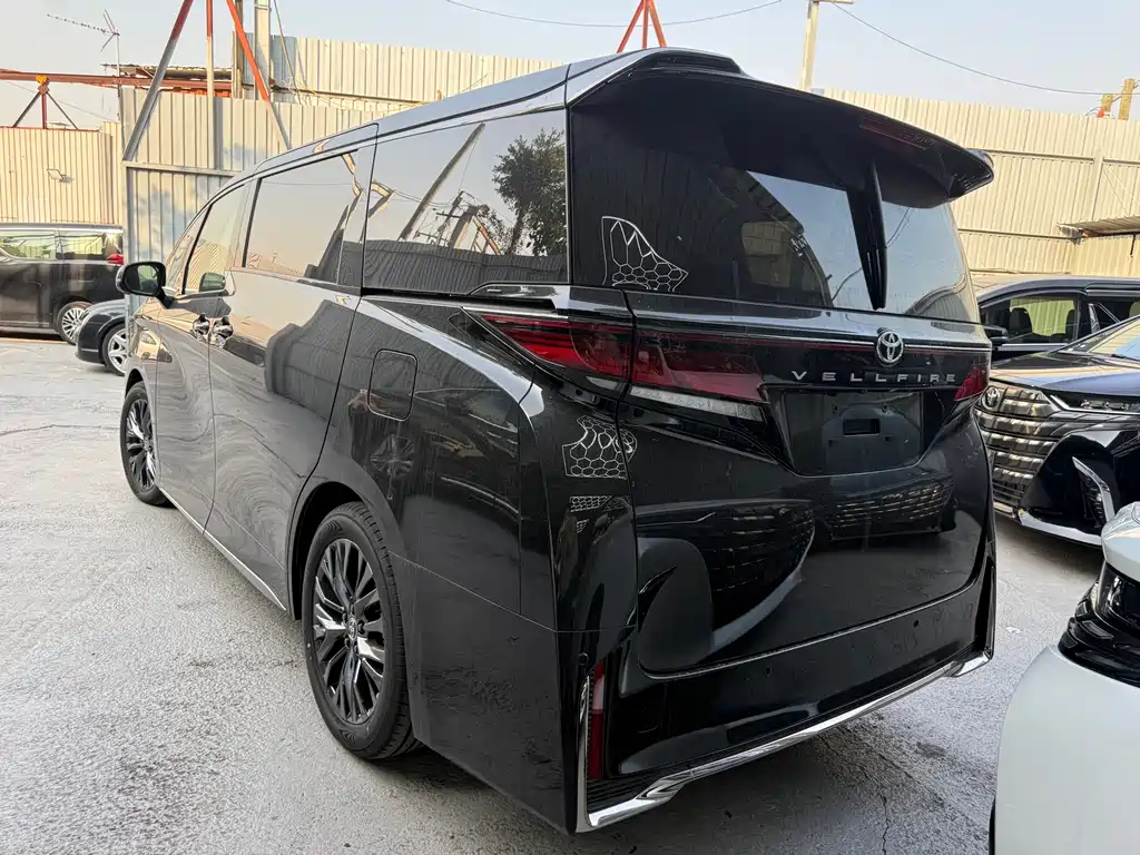 Wilfa 2025 Crown Dual Engine 2.5L Ink Gold Edition купить на сайте DeffCars