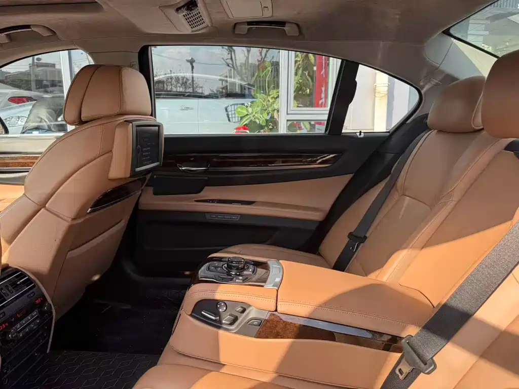 BMW 7 Series 2010 760Li купить на сайте DeffCars