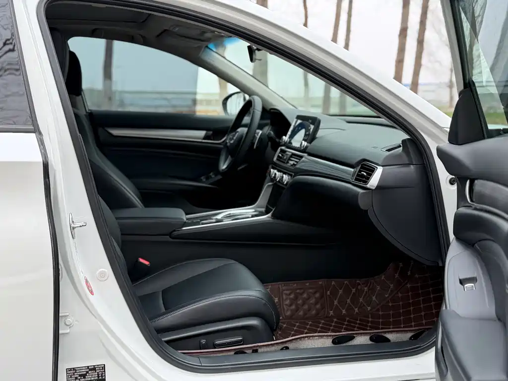 Accord 2018 Sharp Hybrid 2.0L Sharp Collar Edition National VI купить на сайте DeffCars