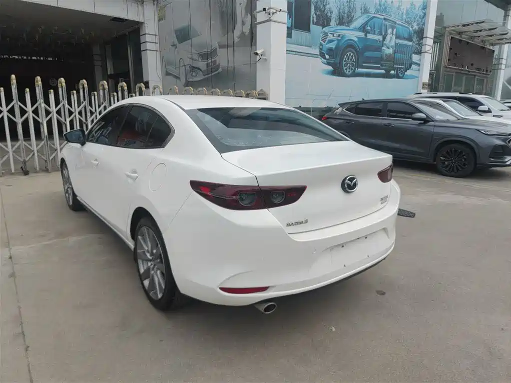 Mazda3 Angkesela 2022 2.0L Automatic Premium Edition купить на сайте DeffCars