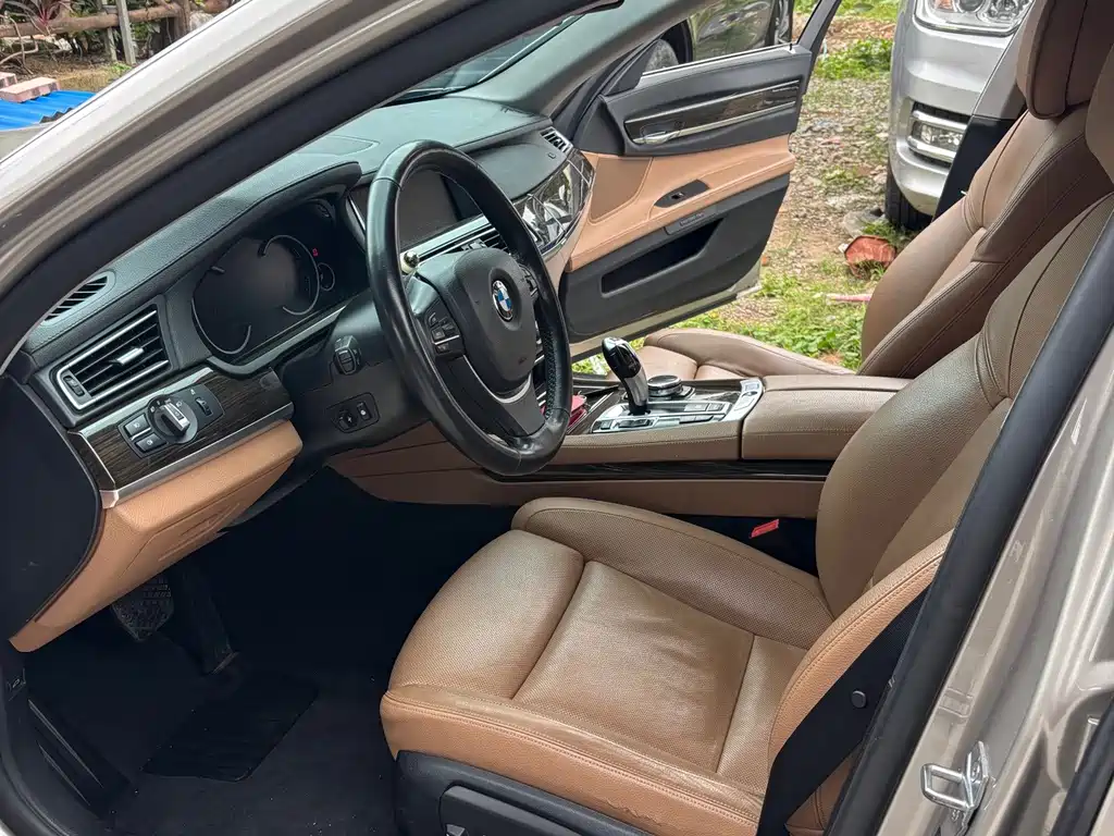 BMW 7 Series 2013 730Li Luxury купить на сайте DeffCars