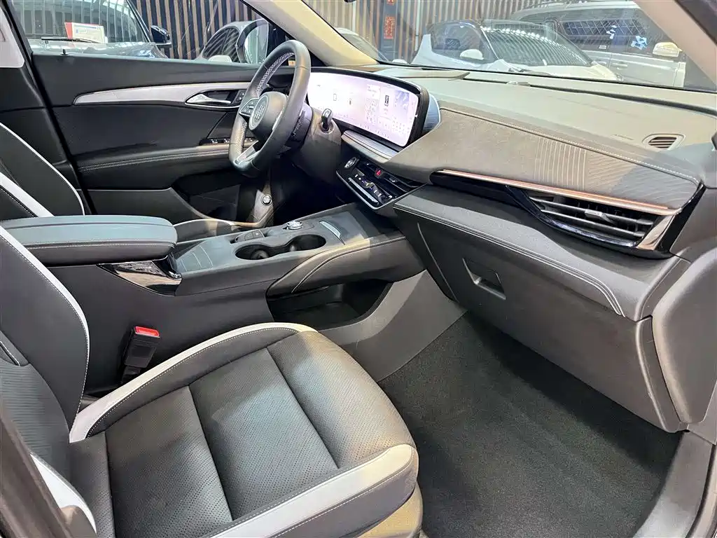 Envision S 2024 Envision S 28T Black Premium Edition купить на сайте DeffCars
