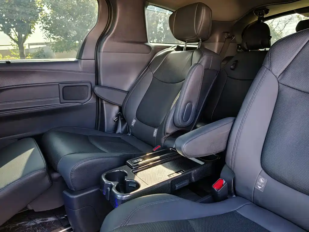 Grevia 2023 2.5L Hybrid Monarch VIP Edition купить на сайте DeffCars