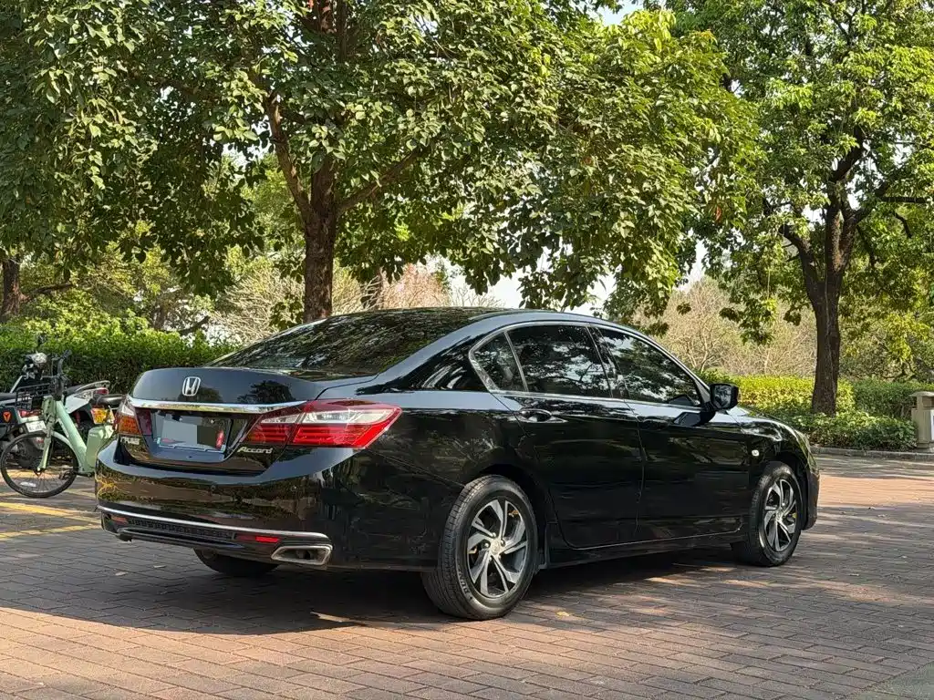 Accord 2015 2.0L LX Comfort Edition купить на сайте DeffCars