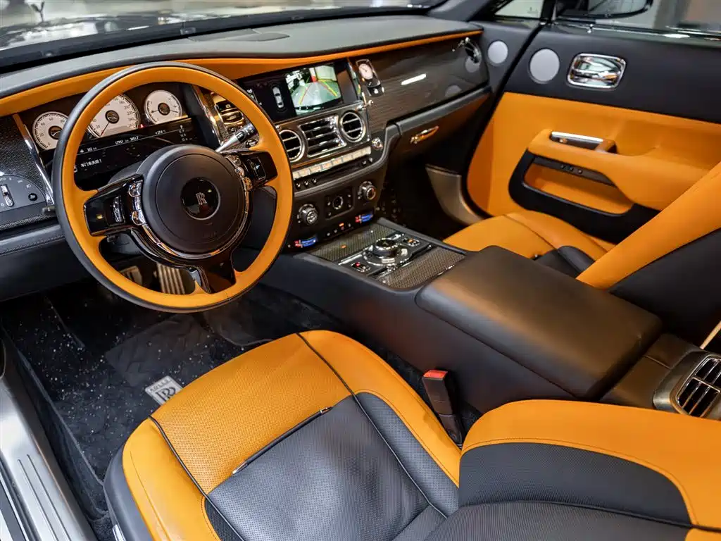 Phantom 2018 6.6T Black Badge купить на сайте DeffCars