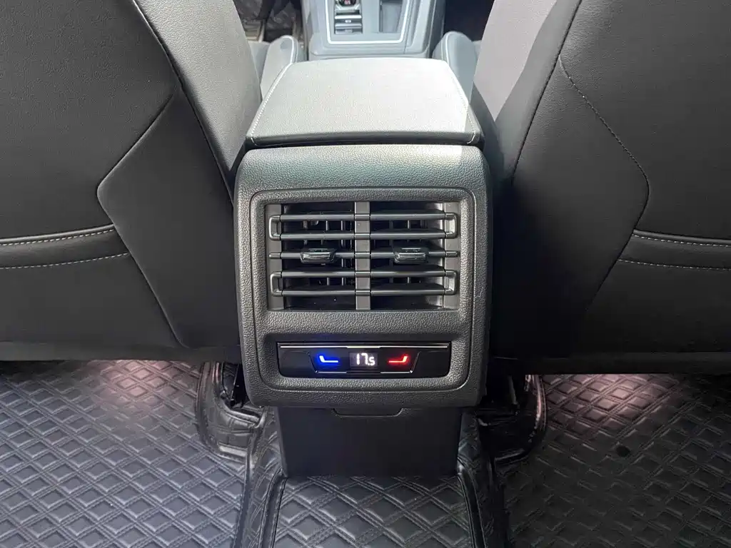 Golf 2023 280TSI DSG R-Line Lite купить на сайте DeffCars