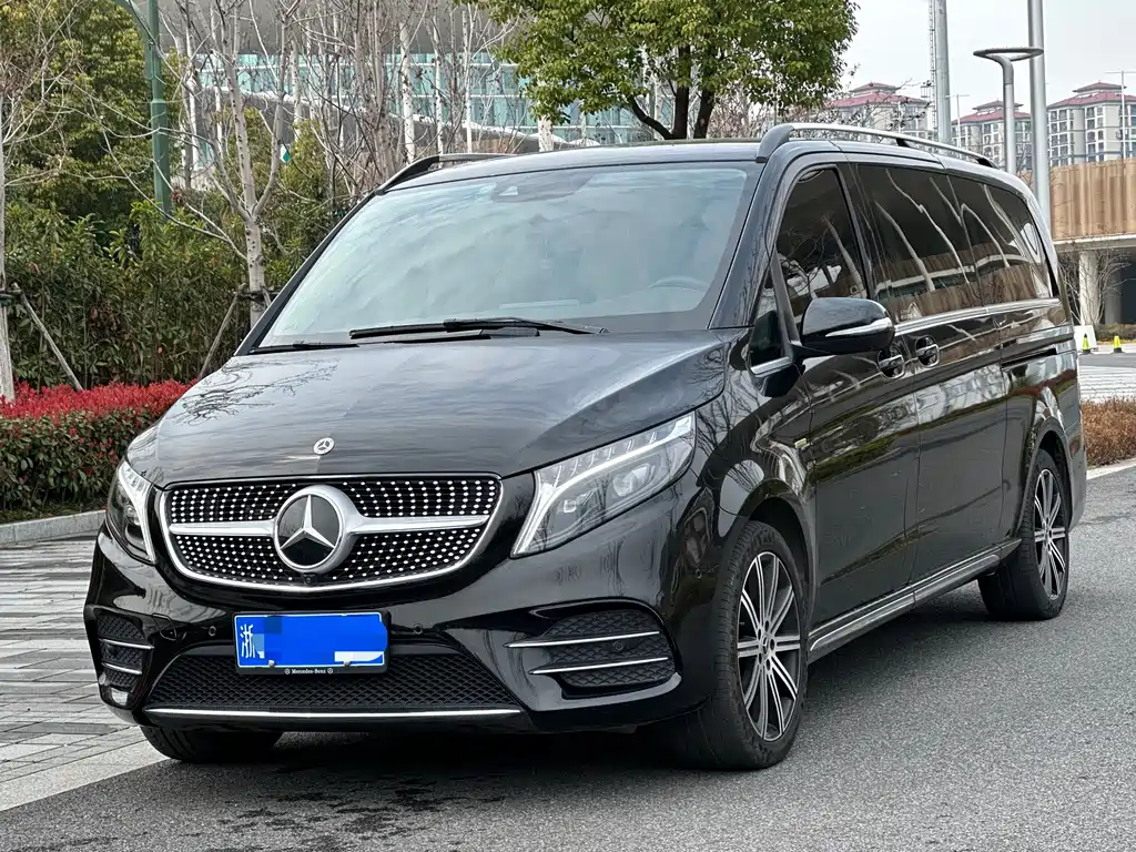 Mercedes-Benz V-Class 2022 V 260 L Long Wheelbase Luxury Edition купить на сайте DeffCars