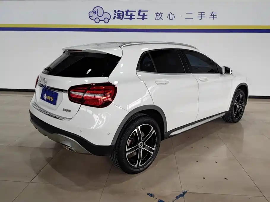 Mercedes-Benz GLA 2018 GLA 200 Fashion Model купить на сайте DeffCars