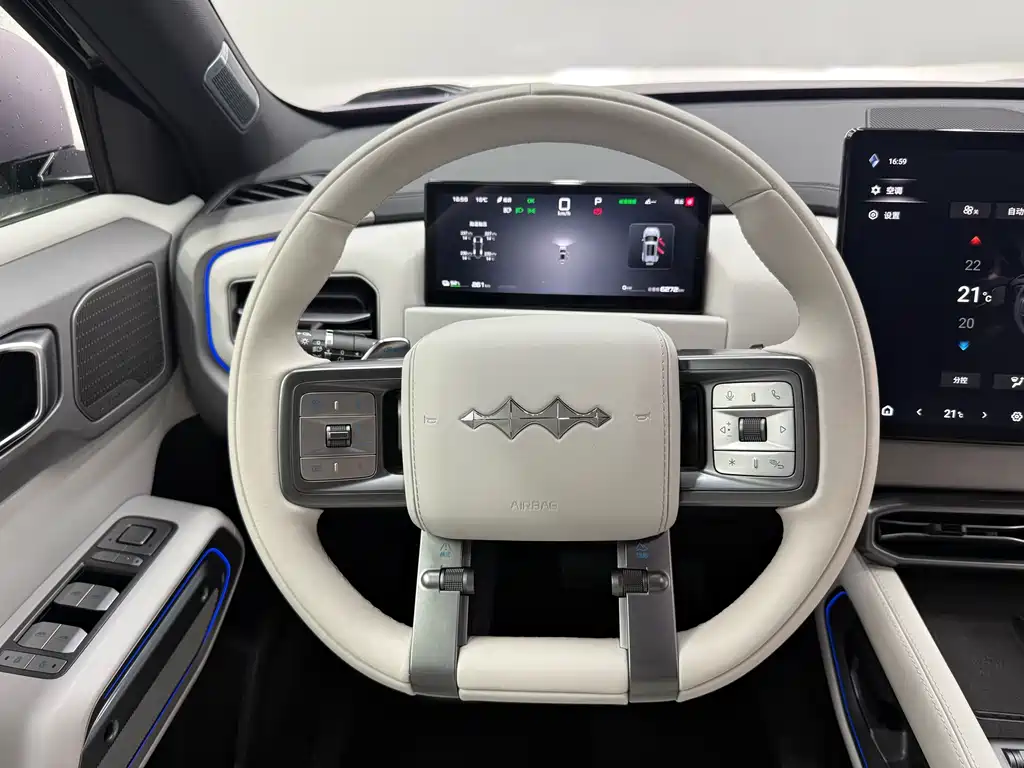 Titanium 3 2025 501KM four-wheel drive Ultra version купить на сайте DeffCars