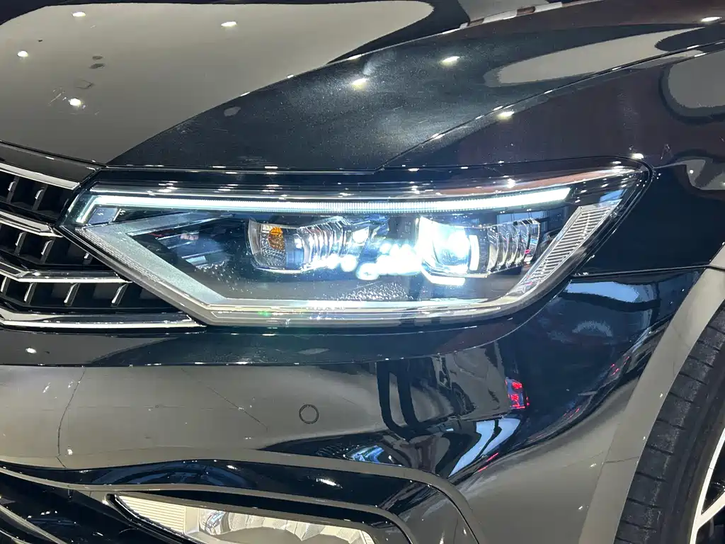 Magotan 2023 2 million commemorative edition 330TSI DSG luxury model купить на сайте DeffCars
