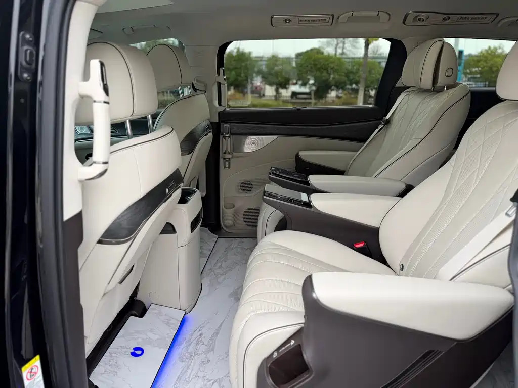 Denza D9 2024 DM-i 970 luxury model купить на сайте DeffCars