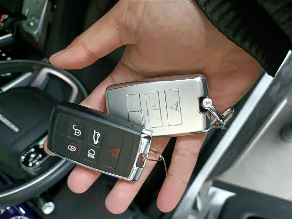 Discovery Sport 2021 249PS R-Dynamic SE Performance Technology Edition 5-seater купить на сайте DeffCars