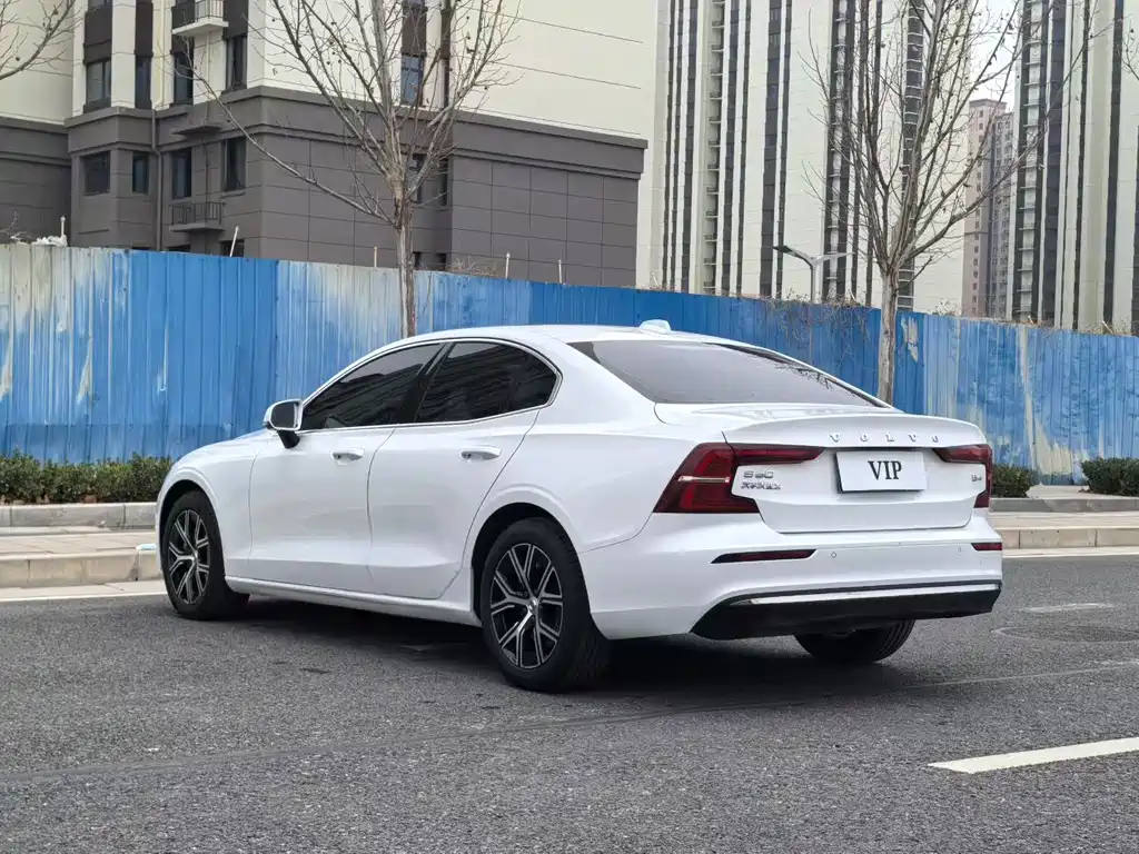 Volvo S60 2025 B4 Zhiyi Luxury Edition купить на сайте DeffCars