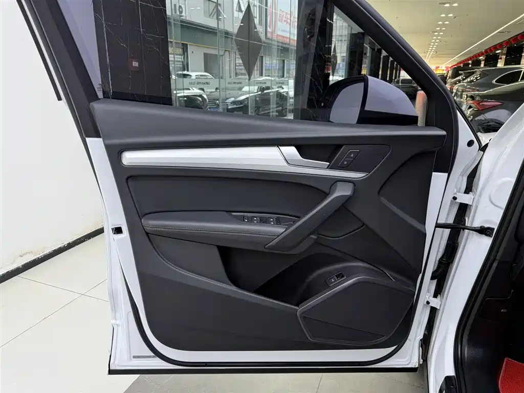 Audi Q5L 2020 facelift 40 TFSI enjoys fashionable style купить на сайте DeffCars