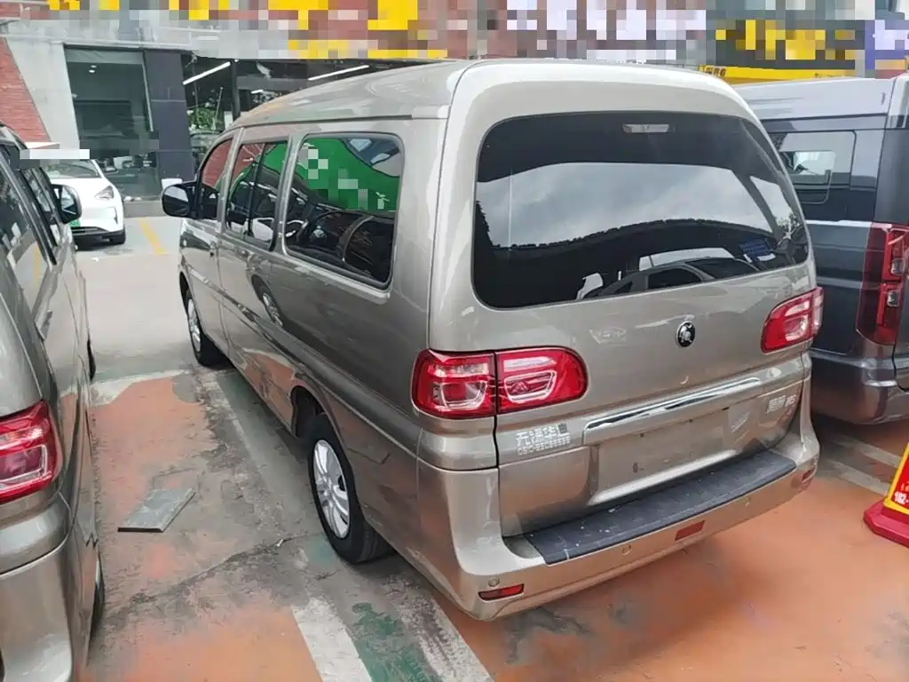 Lingzhi 2023 M5L 1.6L Basic 7-seater купить на сайте DeffCars