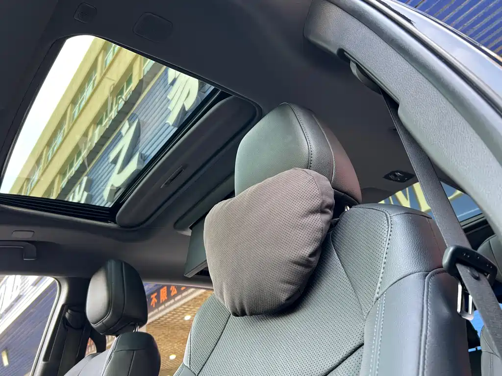 SIENNA 2023 2.5L Hybrid Platinum Edition купить на сайте DeffCars