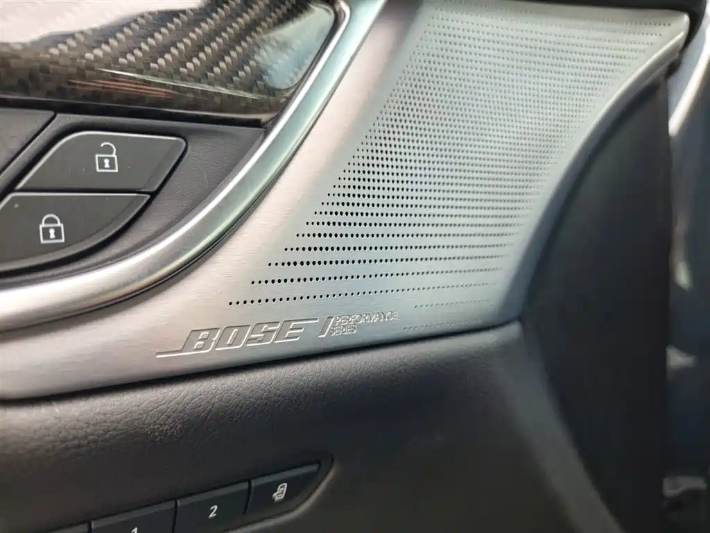 Cadillac XT6 2025 2.0T six-seat four-wheel drive premium executive black label version купить на сайте DeffCars