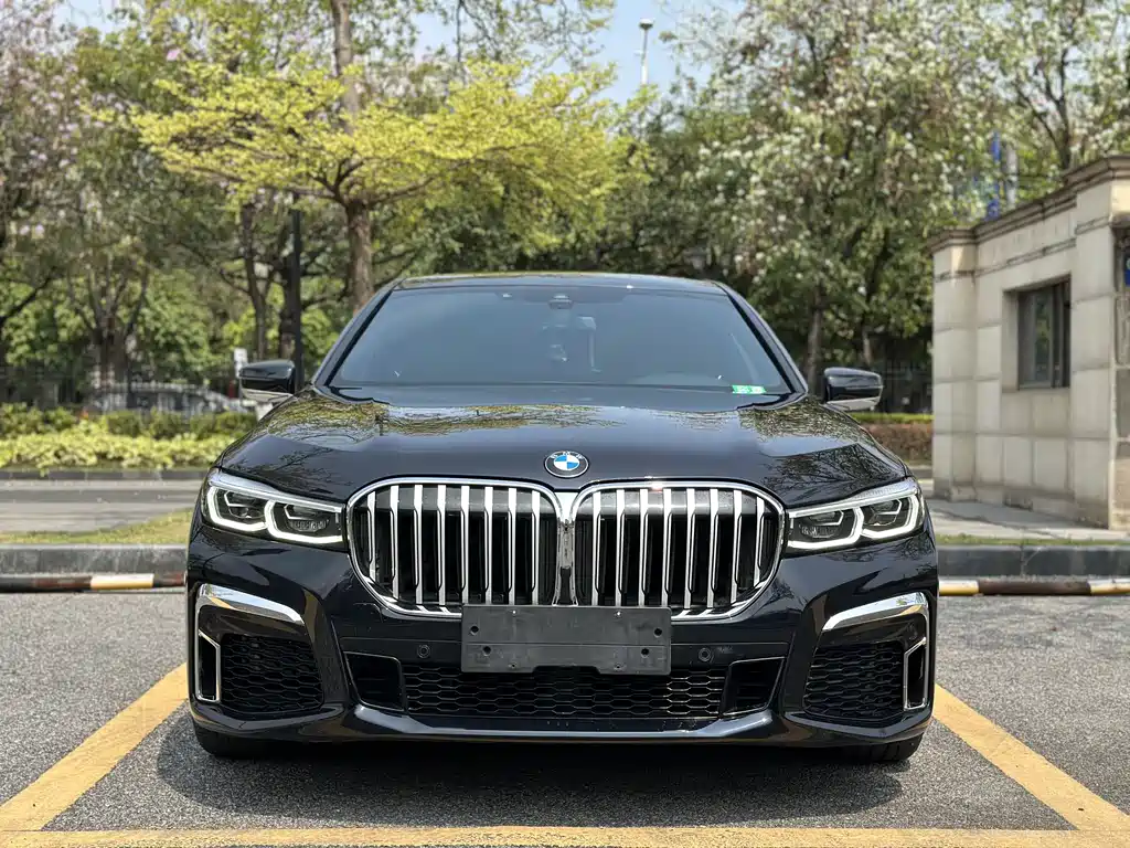 BMW 7 Series 2021 740Li Leading M Sports Package купить на сайте DeffCars