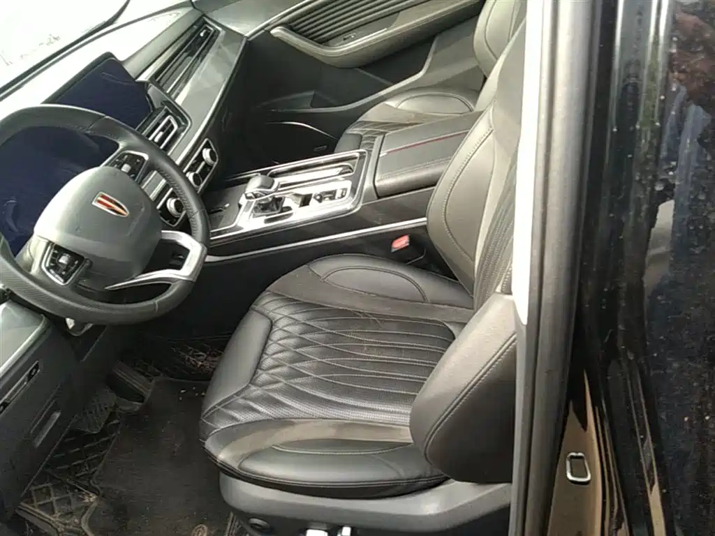 Hongqi HS5 2023 2.0T Qixiang Pro version купить на сайте DeffCars