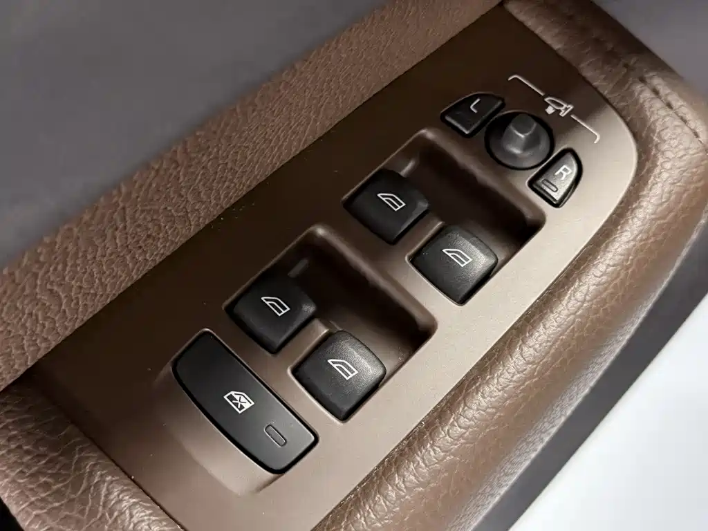 Volvo XC60 2021 T5 four-wheel drive Zhiyi Luxury Edition купить на сайте DeffCars