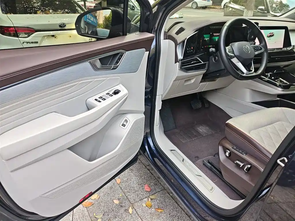 Lanjing 2022 380TSI four-wheel drive flagship Shengjing Edition 6 seats купить на сайте DeffCars