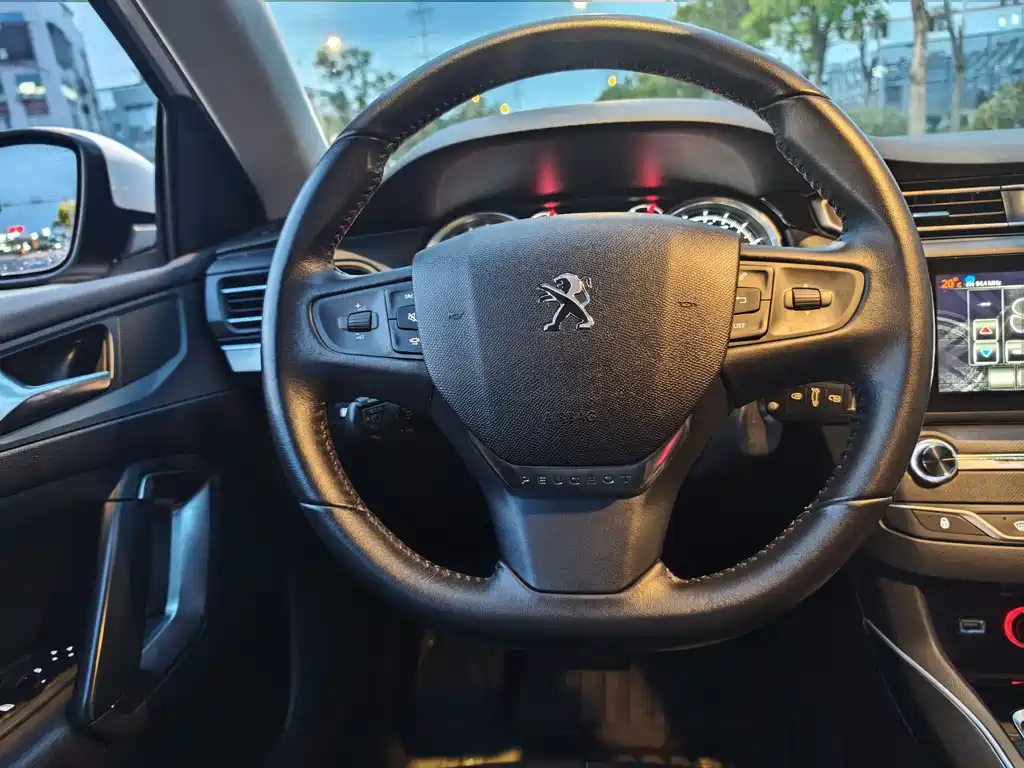 Peugeot 408 2018 1.8L automatic luxury version купить на сайте DeffCars