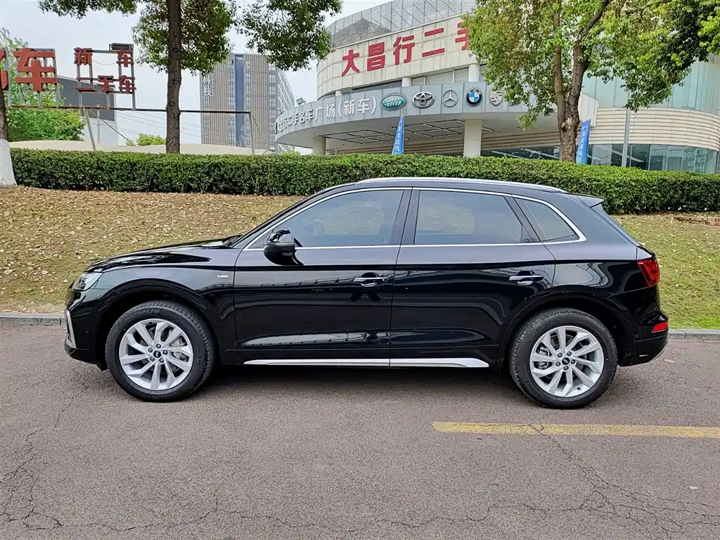 Audi Q5L 2022 facelift 40T luxury and dynamic model купить на сайте DeffCars