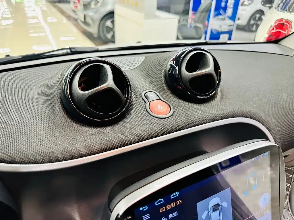 smart fortwo 2018 1.0L 52kW hardtop passion version National V купить на сайте DeffCars