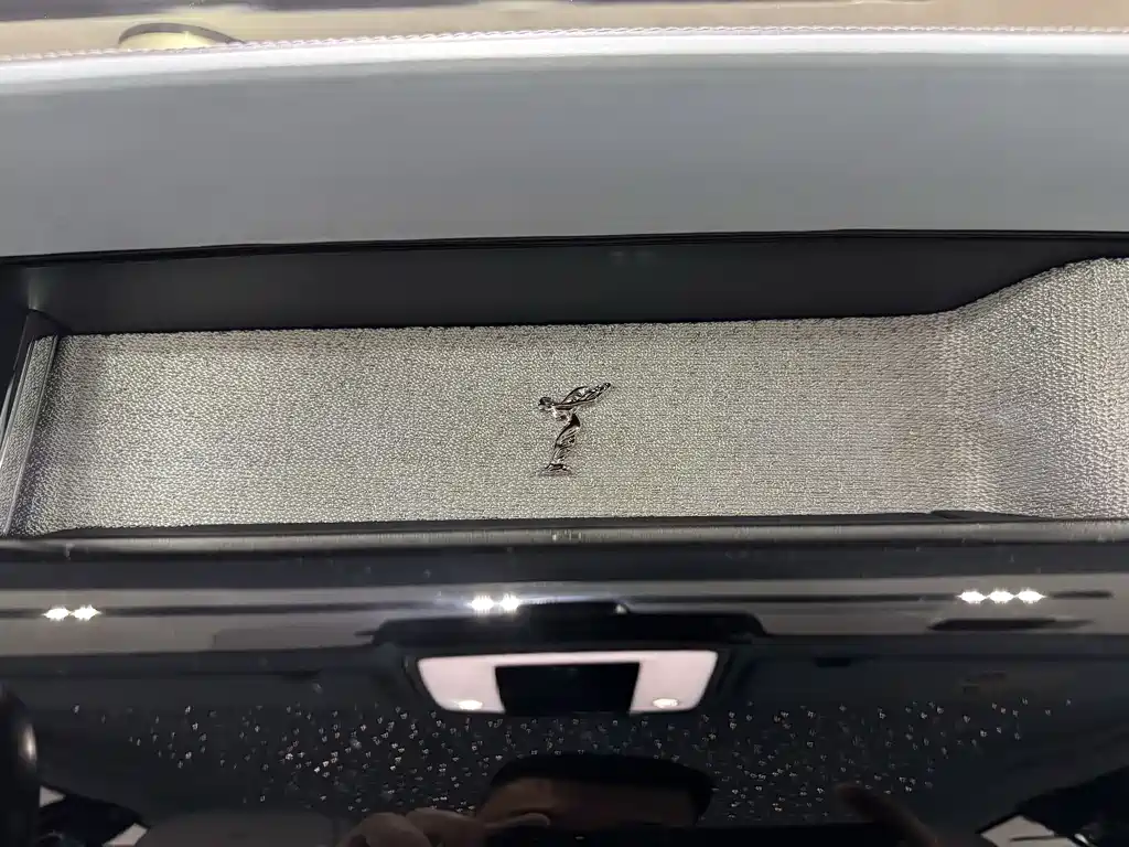Phantom 2018 6.7T long wheelbase version купить на сайте DeffCars