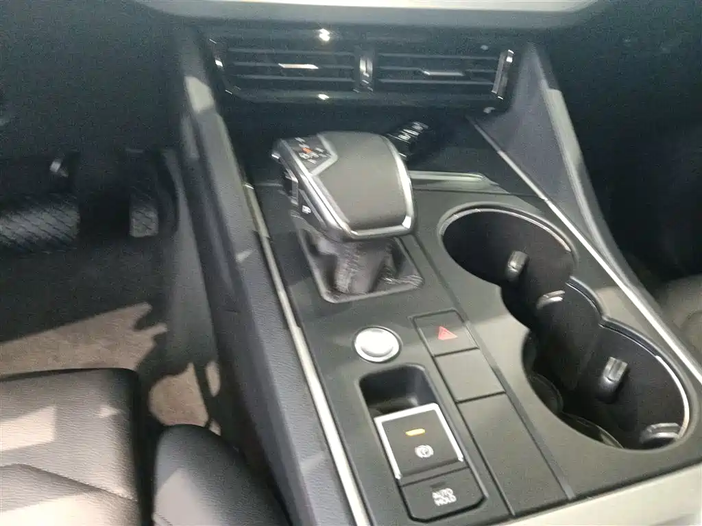 Touareg 2021 2.0TSI Pilot Special Edition купить на сайте DeffCars