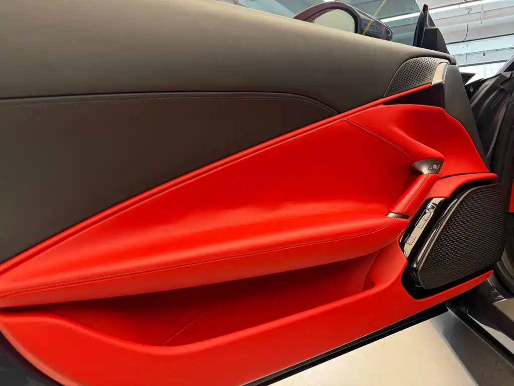 Roma 2020 3.9T V8 купить на сайте DeffCars