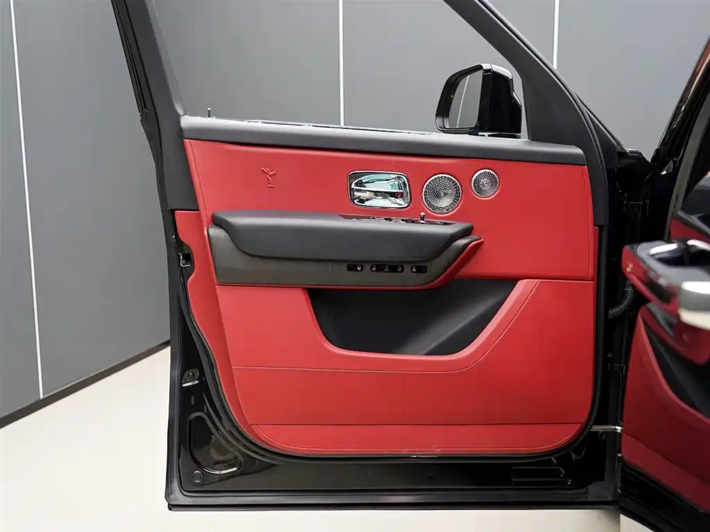 Cullinan 2018 four-seat version купить на сайте DeffCars