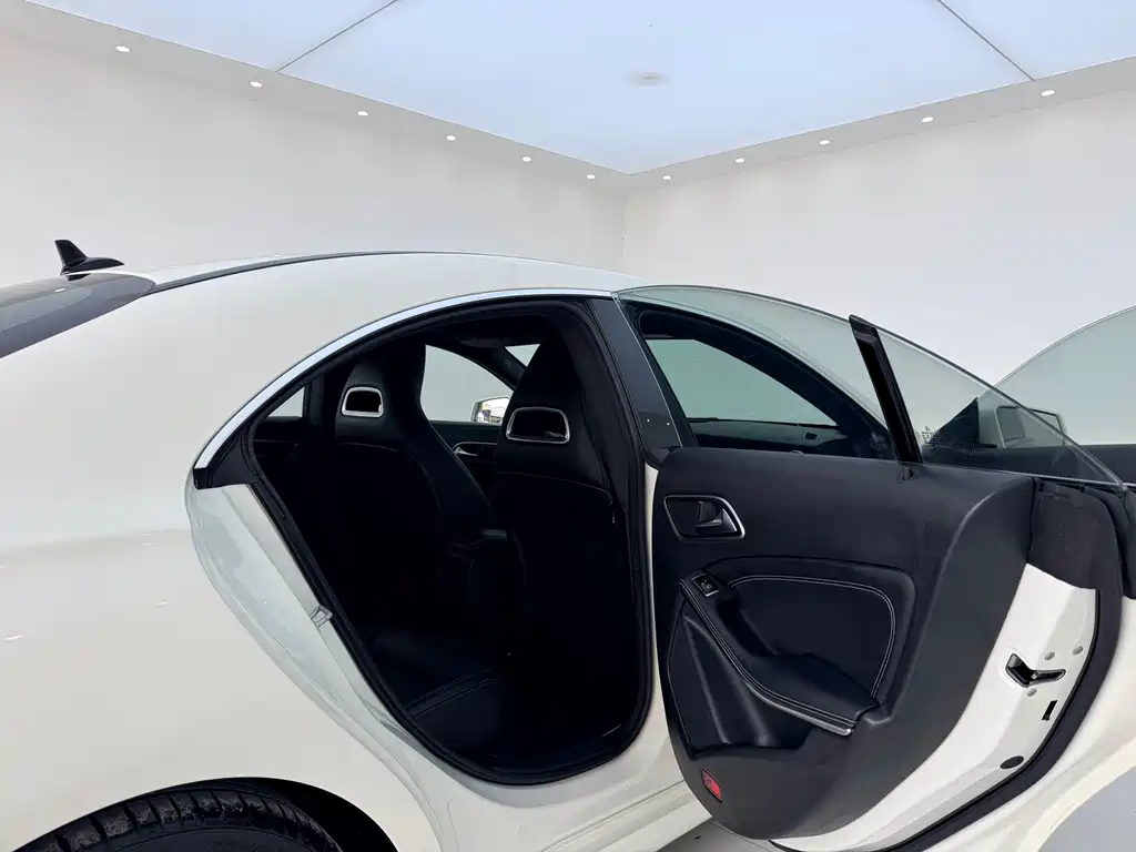 Mercedes-Benz CLA imported 2016 facelift CLA 200 dynamic type купить на сайте DeffCars