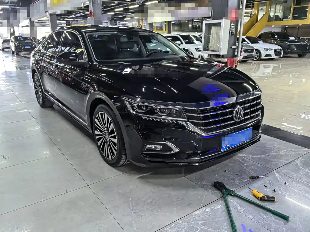 Passat 2019 330TSI Deluxe Edition National VI купить на сайте DeffCars