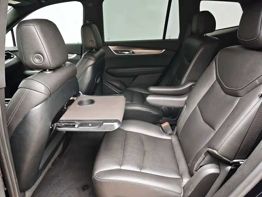 Cadillac XT6 2022 2.0T six-seat four-wheel drive stylish model купить на сайте DeffCars