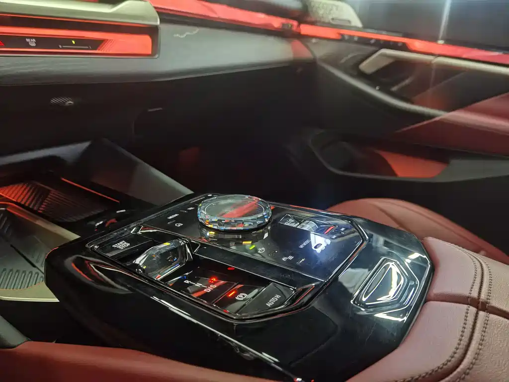 BMW 5 Series 2025 530Li Exclusive M Sports Package купить на сайте DeffCars