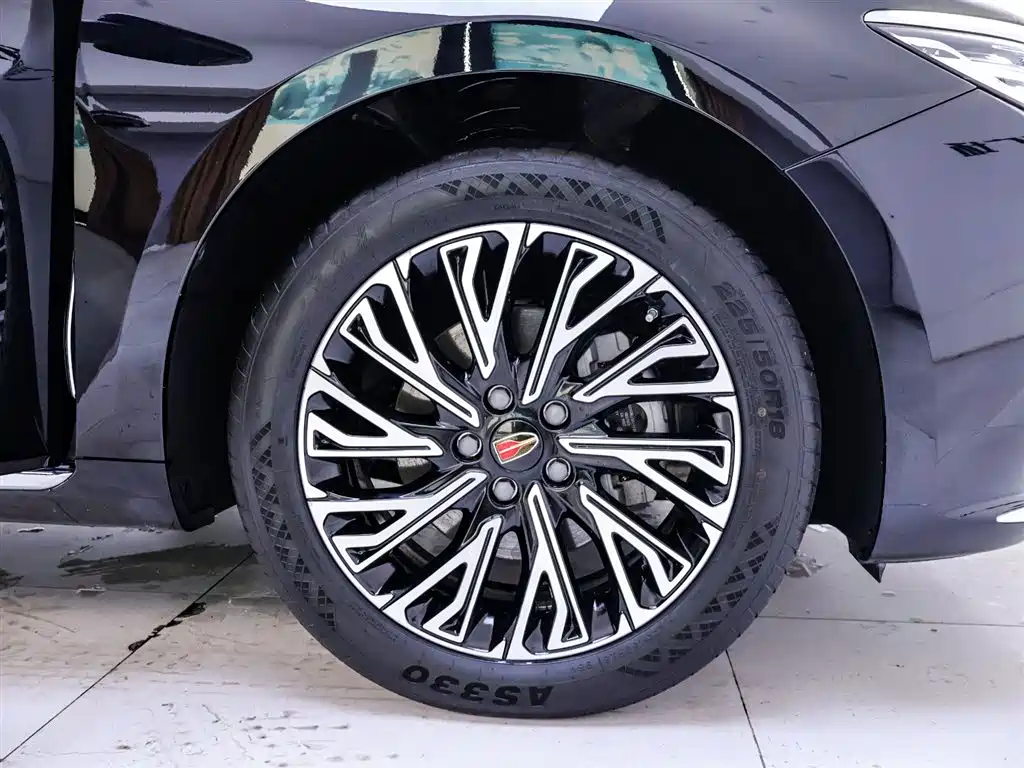 Hongqi H5 2024 2.0T Automatic Zhilianqichang Edition купить на сайте DeffCars