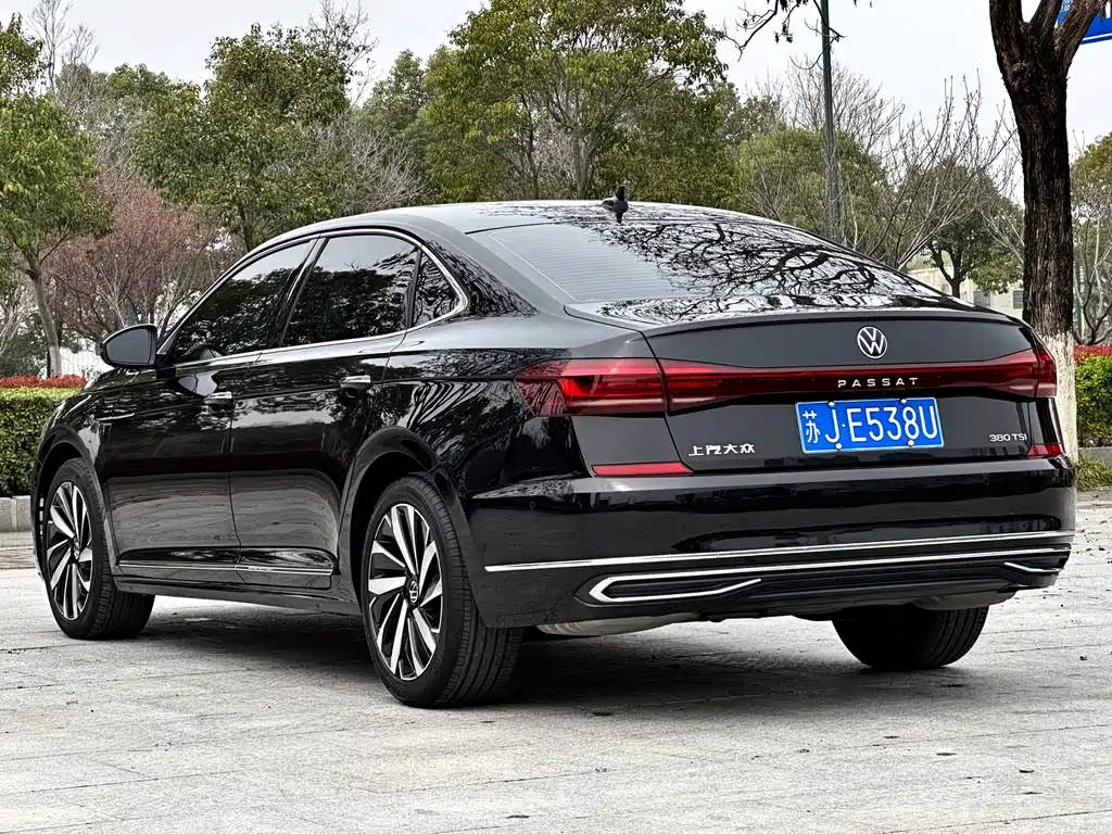 Passat 2024 380TSI Deluxe Edition купить на сайте DeffCars