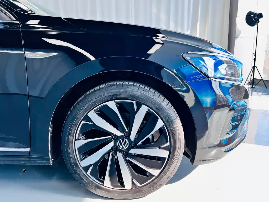 Passat 2023 facelift 330TSI Elite Edition купить на сайте DeffCars