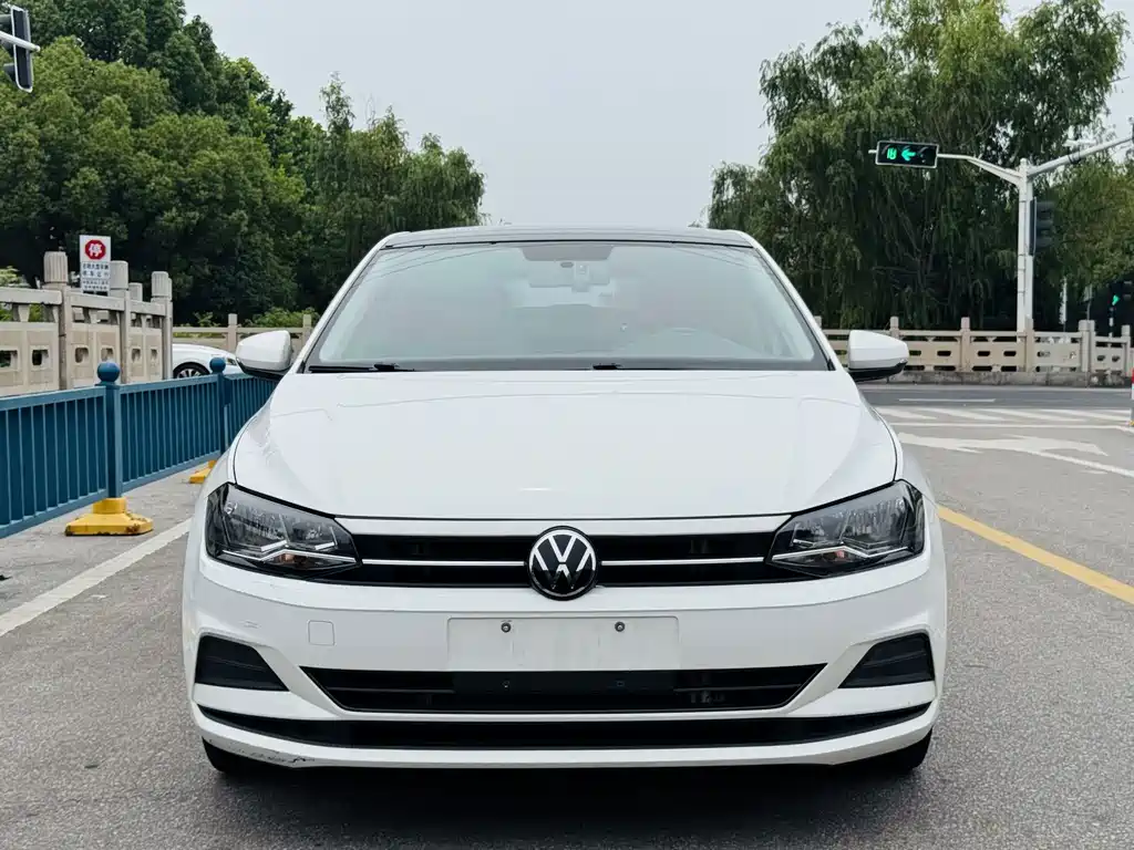 Polo 2021 Plus 1.5L Automatic Panoramic Enjoyment Edition купить на сайте DeffCars