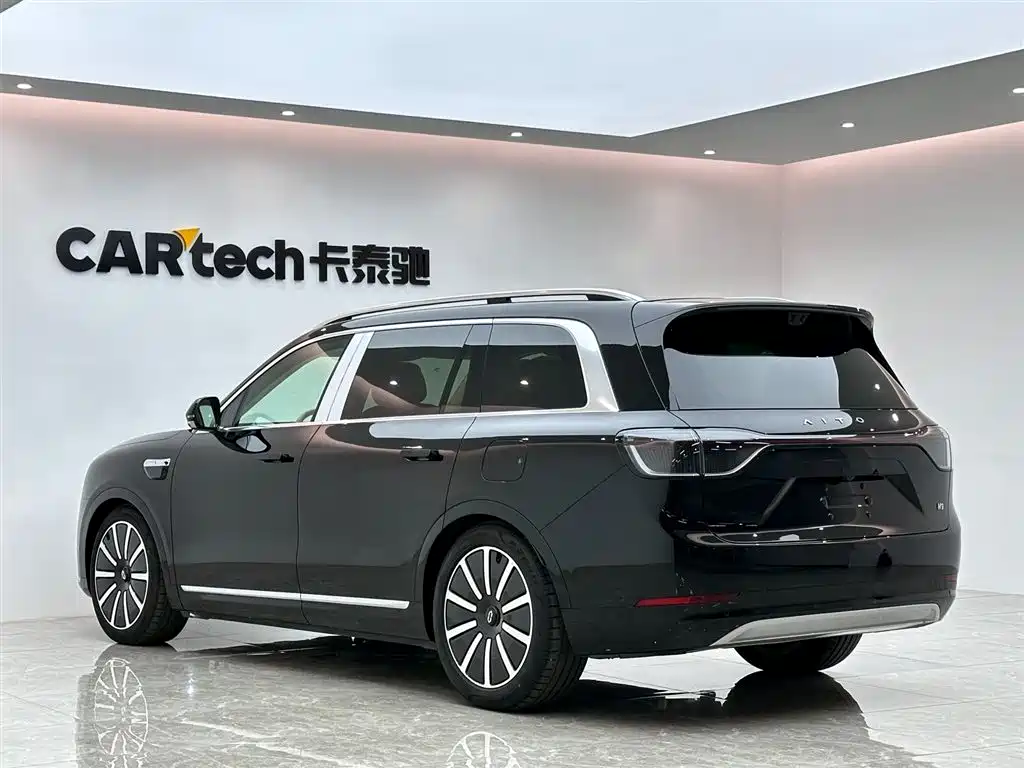 Wenjie M9 2025 extended range Ultra version 52kWh 6-seater version (192-line lidar) купить на сайте DeffCars