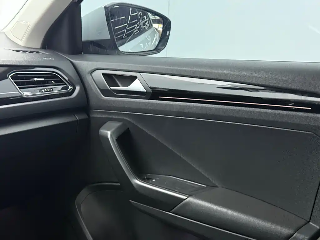 T-ROC 2021 280TSI DSG two-wheel drive comfort intelligent connected version купить на сайте DeffCars