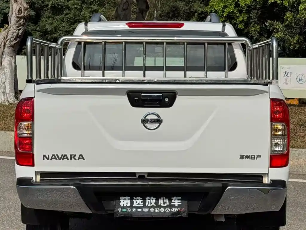Navara 2021 2.5L automatic four-wheel drive premium model QR25 купить на сайте DeffCars