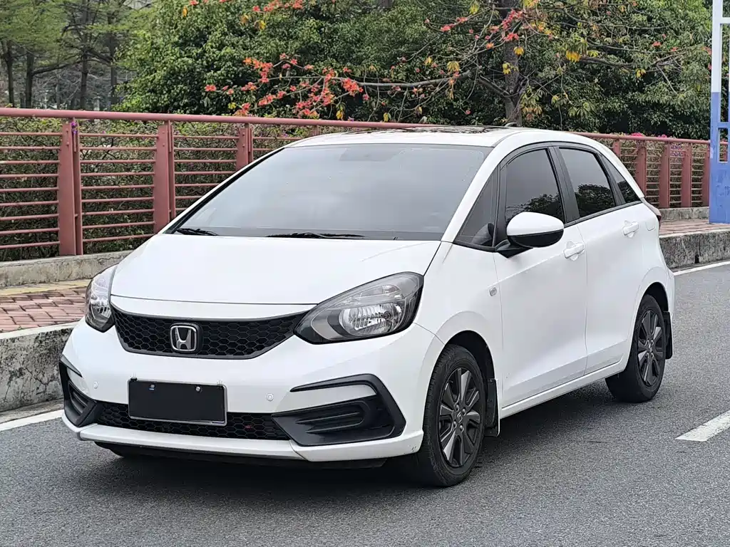 Fit 2022 1.5L CVT Trendy Sunroof Edition купить на сайте DeffCars