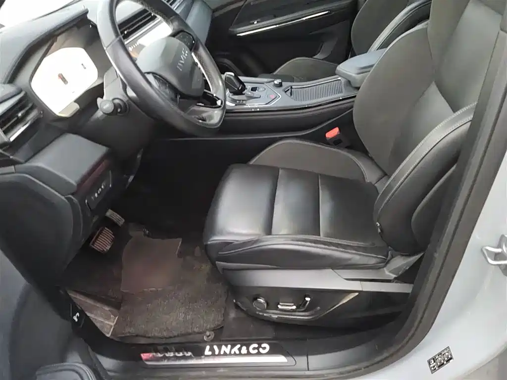 Lynk & Co 01 2023 1.5TD EM-F PM купить на сайте DeffCars