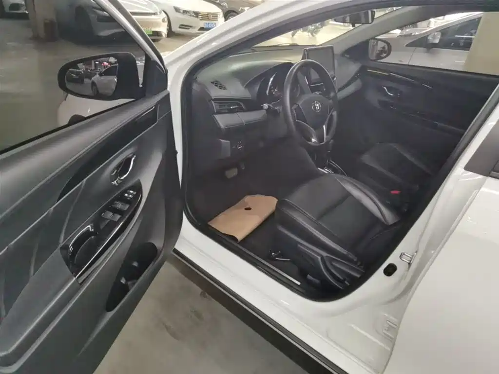 YARiS L Zhixuan 2020 Zhixuan X 1.5L CVT Deluxe Edition купить на сайте DeffCars