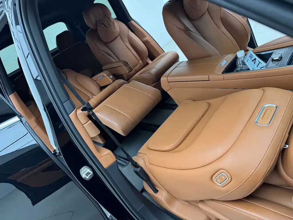 Wenjie M9 2024 extended range Max version 42kWh 6-seater version купить на сайте DeffCars
