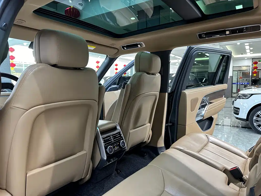 Range Rover 2024 3.0 L6 400PS Extended Edition, seven seats купить на сайте DeffCars