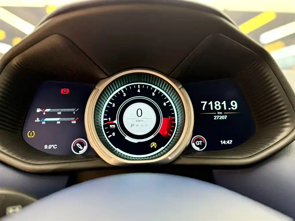 Aston Martin DB11 2020 4.0T V8 Coupe купить на сайте DeffCars